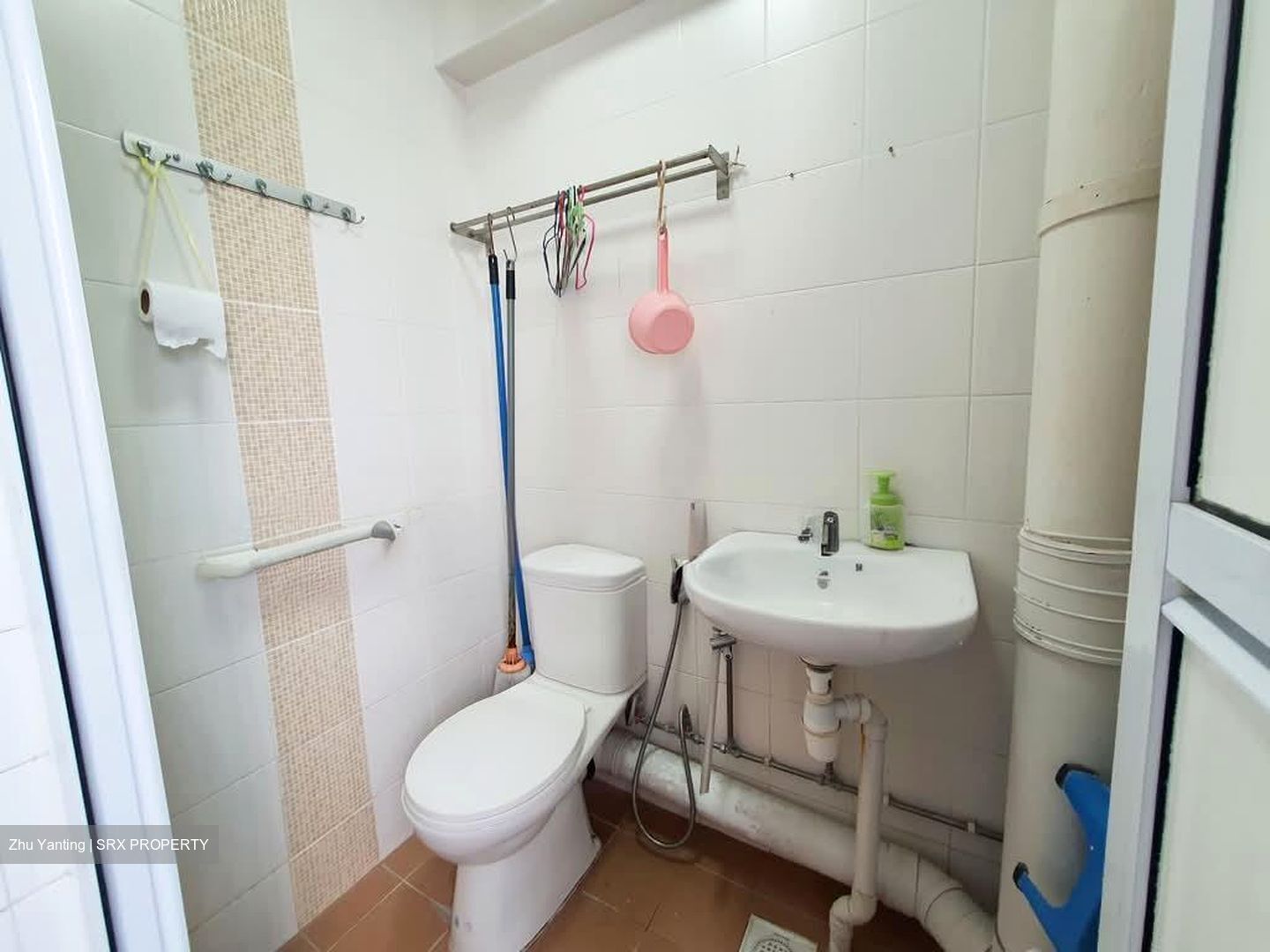 Blk 230 Hougang Avenue 1 (Hougang), HDB Executive #543226191